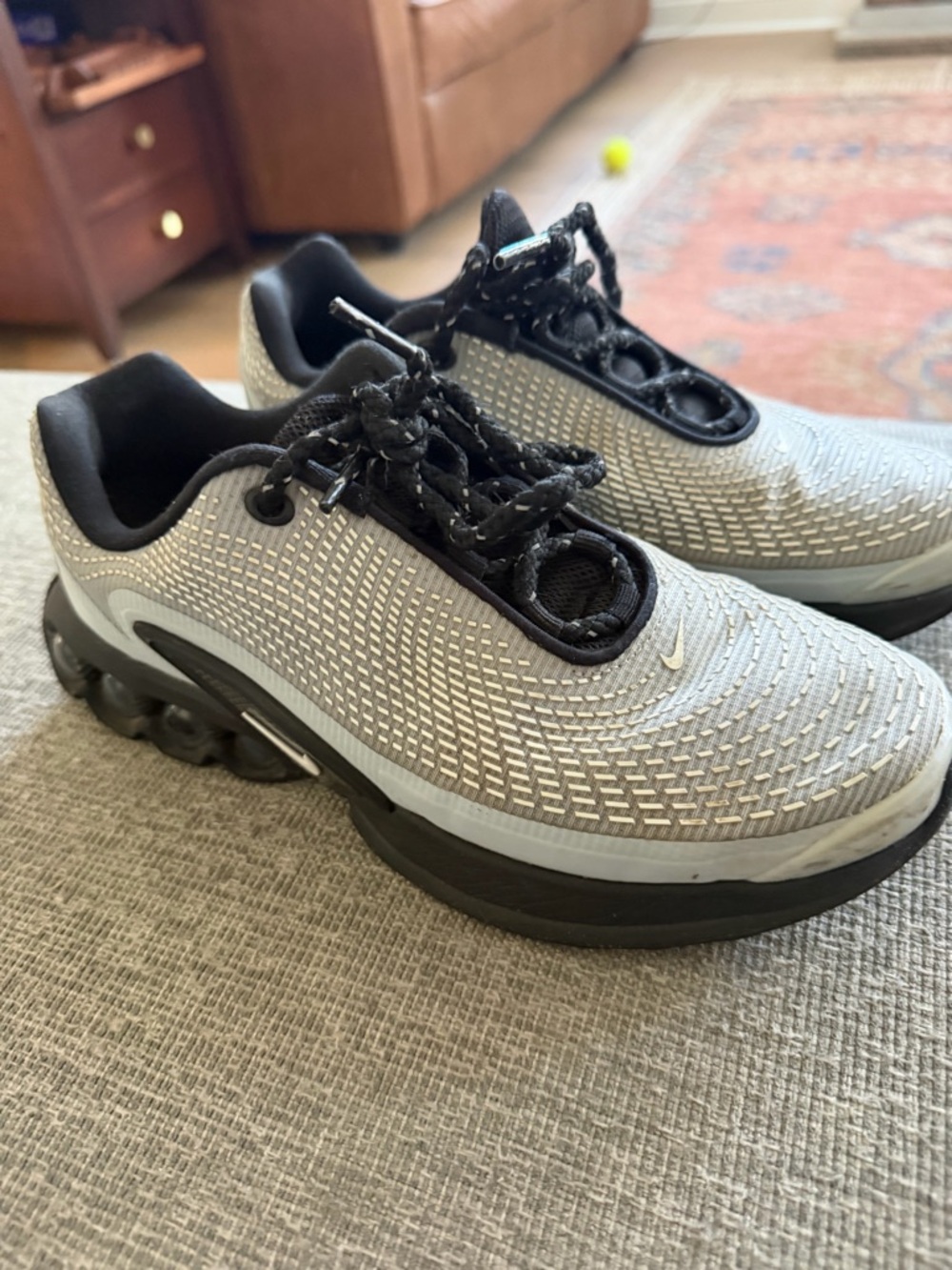 Youth Nike Airmax size 5.5